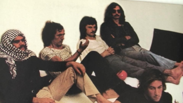 La voce Stratos gallery frame 2